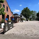 Spoor 1 Met Jacuzzi&spoor 2 Met Wellness
