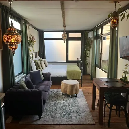 Spoor 1 Met Jacuzzi & Spoor 2 Met Wellness