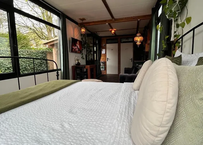 Spoor 1 Met Jacuzzi & Spoor 2 Met Wellness Waalwijk