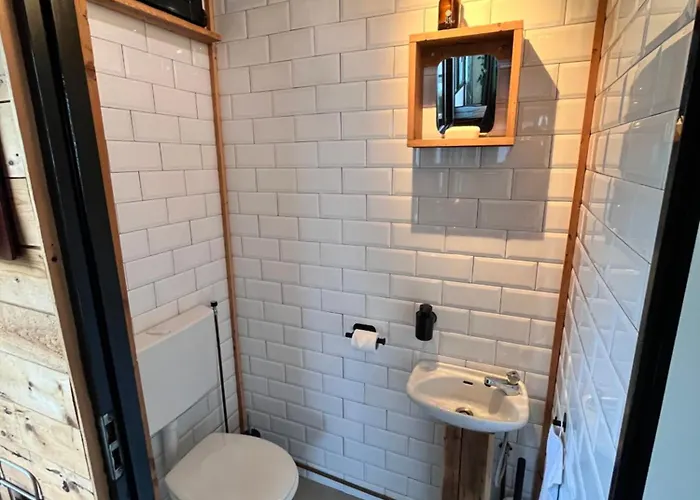 Hébergement de vacances Spoor 1 Met Jacuzzi & Spoor 2 Met Wellness Waalwijk