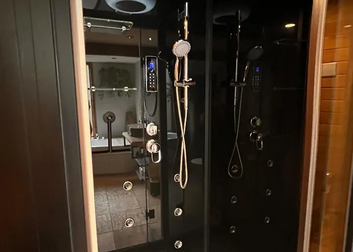 Hébergement de vacances Spoor 1 Met Jacuzzi & Spoor 2 Met Wellness Waalwijk