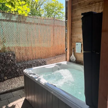 Spoor 1 Met Jacuzzi 別荘 ワールウェイク