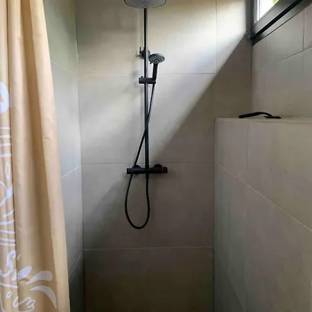 Spoor 1 Met Jacuzzi ワールウェイク
