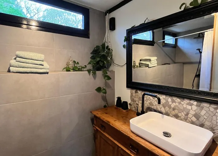 Spoor 1 Met Jacuzzi & Spoor 2 Met Wellness Casa vacanze Waalwijk